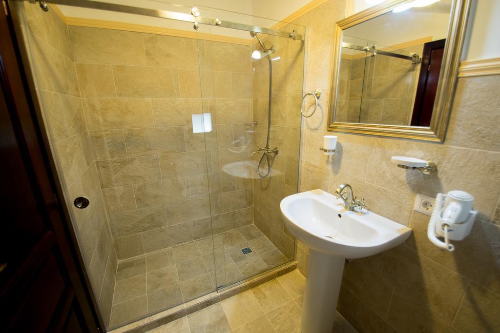 Pensiunea Oscar Focşani Habitación foto